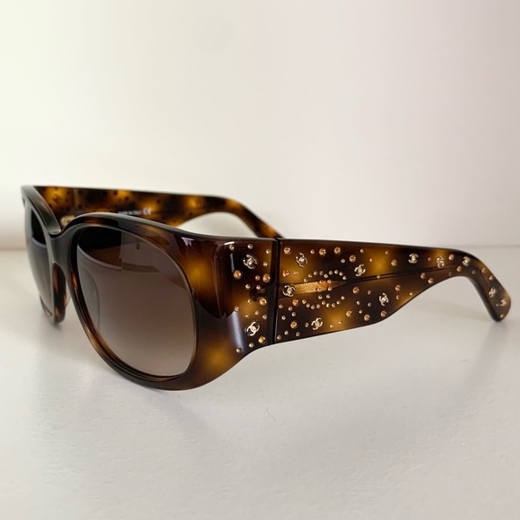 Chanel y2k crystal logo sunglasses - Picture 16 of 16